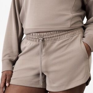 Athleta Seasoft Midrise 4” Drawstring Active Shorts in Taupe